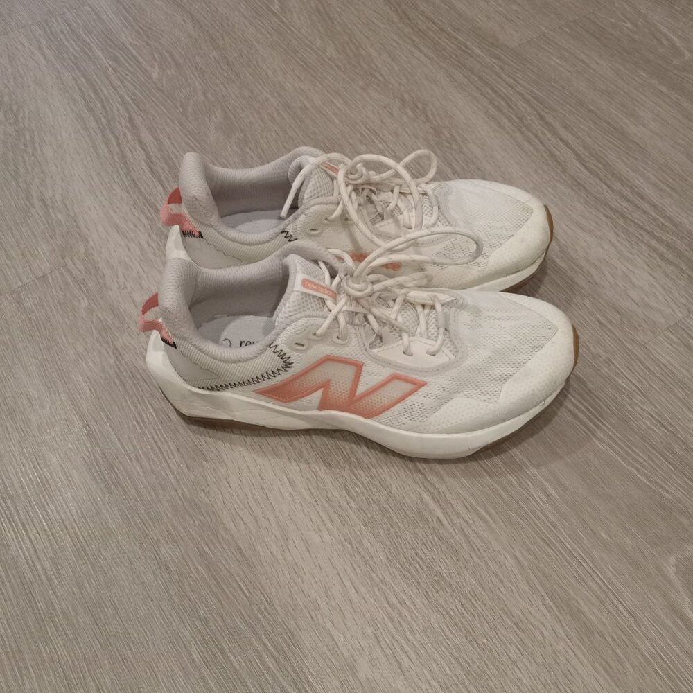 NEW New Balance Tennis Shoes Sz 8